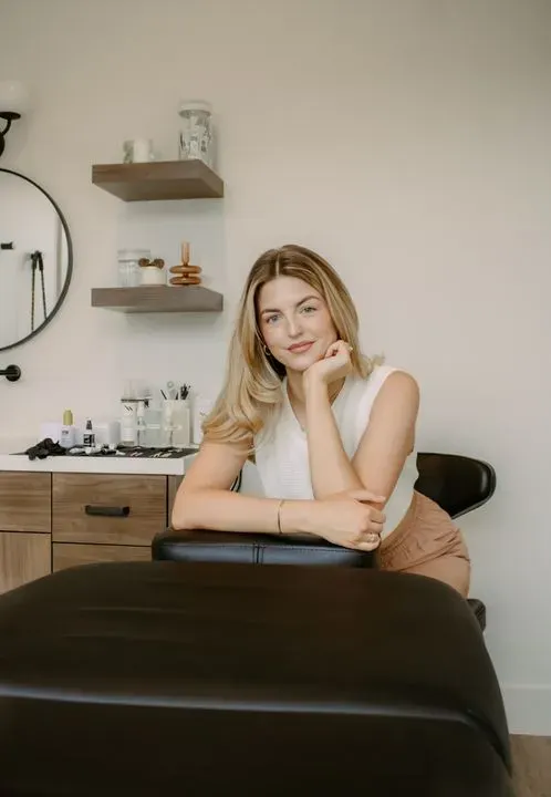 https://cdn.salonspotlight.com/photos/TIdQvMWP3lA087aMa3Zp/213db5e9-c6b4-43a0-9725-92bff41a660a_720x720