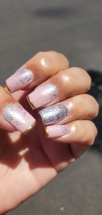 https://cdn.salonspotlight.com/photos/TJBrYGu3gFKjQzHbB90B/7df846c9-dc36-4c0d-9497-8f2bd94b9906_720x720