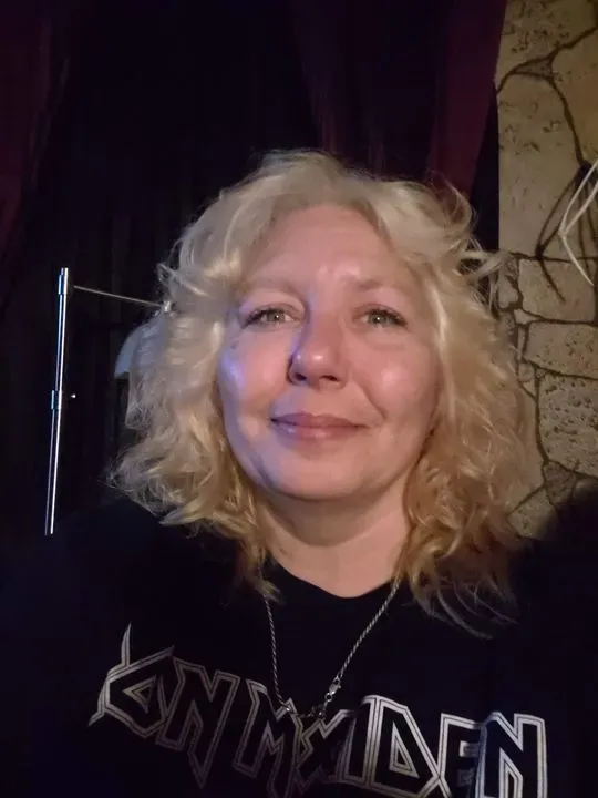https://cdn.salonspotlight.com/photos/TKjIbRIotw4bKFVmIWT3/72d072b1-eb05-499a-8a45-caf0acbce1fe_720x720