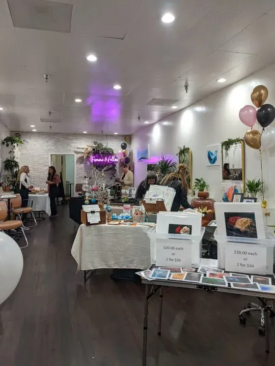 https://cdn.salonspotlight.com/photos/TP8JUoHJrQmgi6NAvKXw/fad70d13-6df4-4d54-8309-d9e5e885e511_720x720