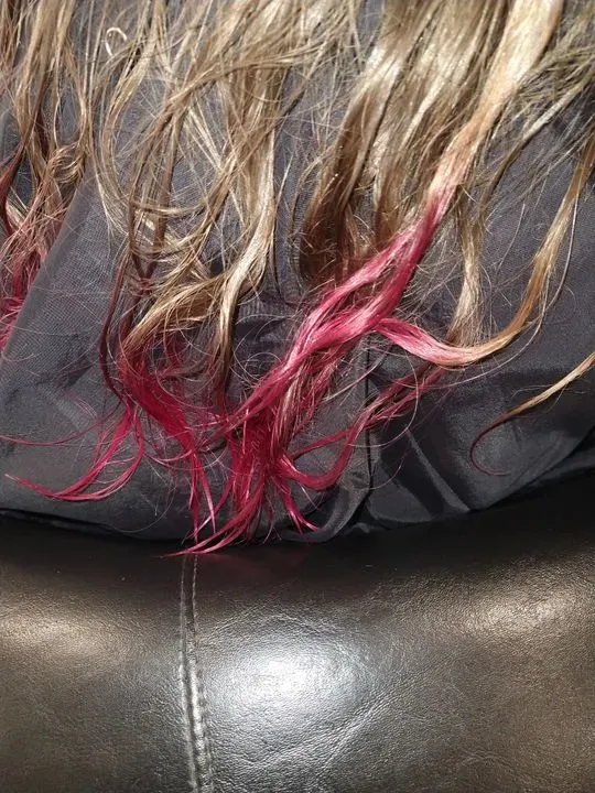 https://cdn.salonspotlight.com/photos/TSZ0BavkuSR94NihxslU/d76cd06b-0577-43e8-a3f7-b7509fa85d36_720x720
