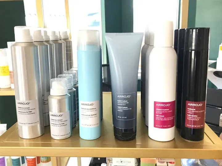 https://cdn.salonspotlight.com/photos/TVRVF7euZZVAnytfhmeO/7771068a-1165-40d2-b089-068d2772002c_720x720
