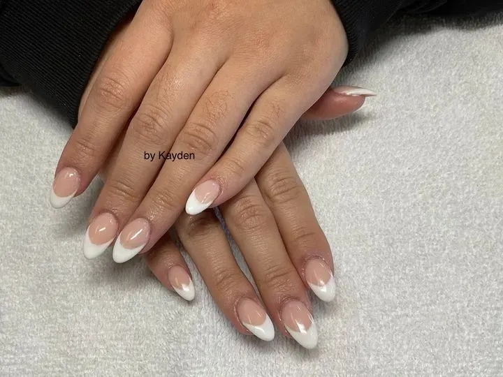 https://cdn.salonspotlight.com/photos/TWk3UXG0jtyjMluVVaJt/55368bd8-d546-4d1d-b7bc-ffe4f5f6b9ae_720x720