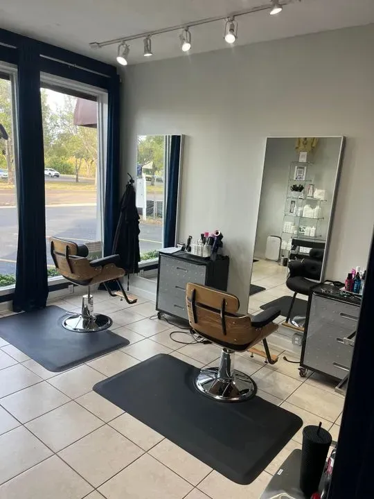 https://cdn.salonspotlight.com/photos/TYYkTXQoggkbvdM8Zgam/3fc0ee5a-ca2a-4de4-8e32-4f8097f2005b_720x720