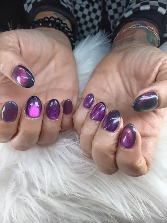 https://cdn.salonspotlight.com/photos/TZhOQSmGzbR3i9kdRiOa/99c5aeb8-4858-4bcb-9ff3-dad267747580_720x720