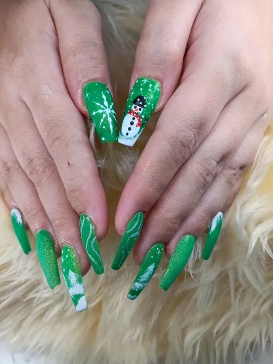 https://cdn.salonspotlight.com/photos/TZhOQSmGzbR3i9kdRiOa/fb8f65fa-92ab-4761-909a-5b1d9118157d_720x720