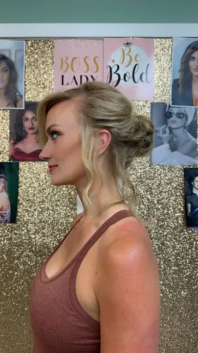 https://cdn.salonspotlight.com/photos/TbPu45X0AQuijDc6hceE/c48dbeb0-4079-4f1e-b0a1-ead5aef23186_720x720