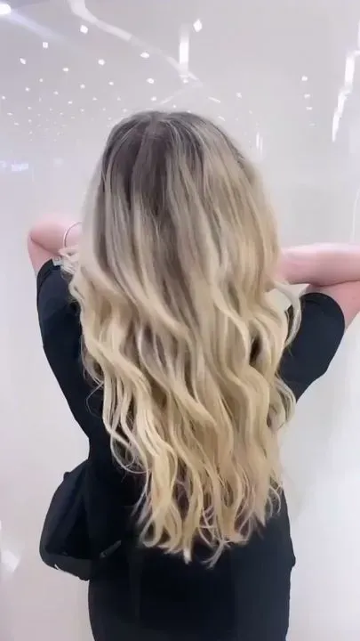 https://cdn.salonspotlight.com/photos/TbPu45X0AQuijDc6hceE/fc8919f2-1647-4156-bf1d-ed477e7f6112_720x720