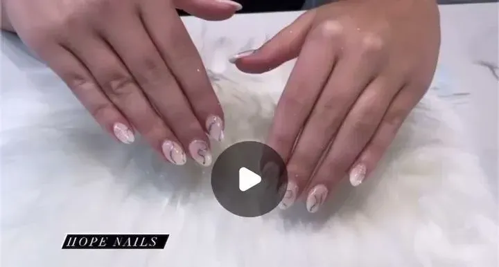 https://cdn.salonspotlight.com/photos/TccLKcG3btf7AI4CuLDB/11cdadaa-0a2a-405a-b218-c20754fe382e_720x720