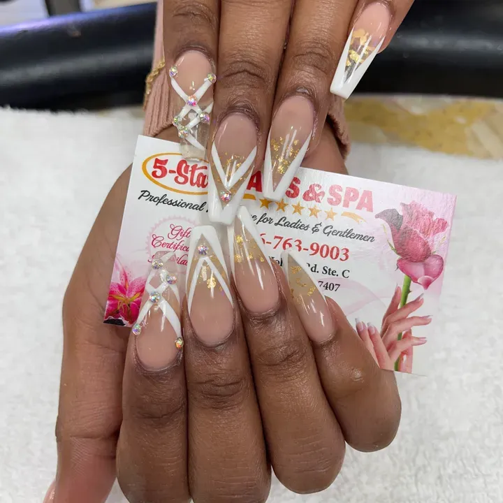 https://cdn.salonspotlight.com/photos/TdGC5G2VWAdcdRAc3Ffy/0303b490-e028-4c32-b567-a32bc06fc4a7_720x720