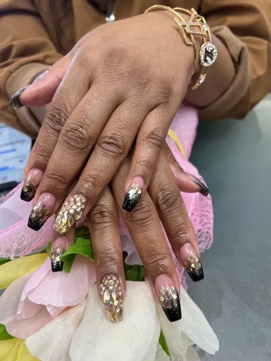 https://cdn.salonspotlight.com/photos/TdGC5G2VWAdcdRAc3Ffy/71862ba3-2c3d-4fdd-bba2-3f44000ad962_720x720