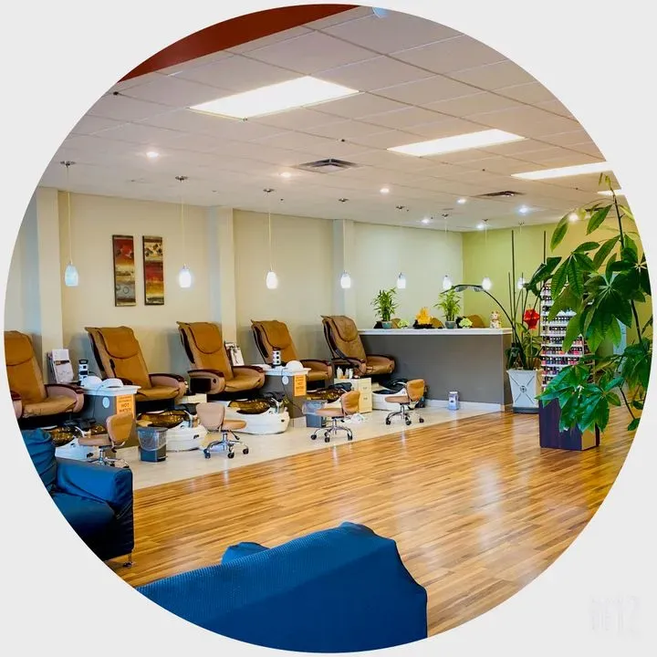 https://cdn.salonspotlight.com/photos/Tfg194sySa8v5johwZqX/789b78f7-bd79-4a72-aeed-70b3b07ad8b3_720x720