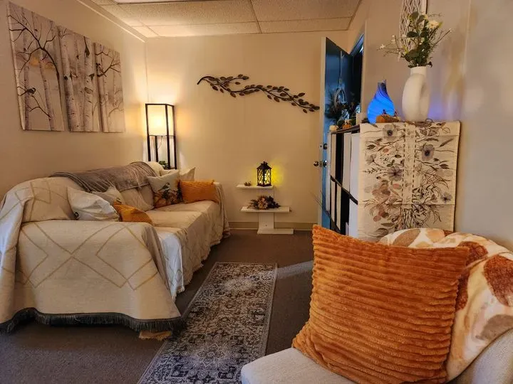 https://cdn.salonspotlight.com/photos/TgdkKP6E4bpk7cRUQH6E/f8ce3cdc-624d-42b5-bb8f-827a840ffd1b_720x720