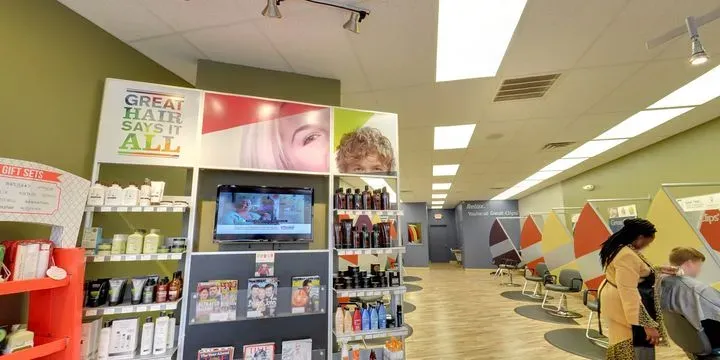 https://cdn.salonspotlight.com/photos/TguILHdExE0oIhXjYRvR/56744159-14bd-4c10-a277-fe7589c361f3_720x720