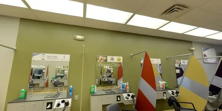 https://cdn.salonspotlight.com/photos/TguILHdExE0oIhXjYRvR/72a260b2-4714-43a3-80d9-dc4d3c3b18fc_720x720