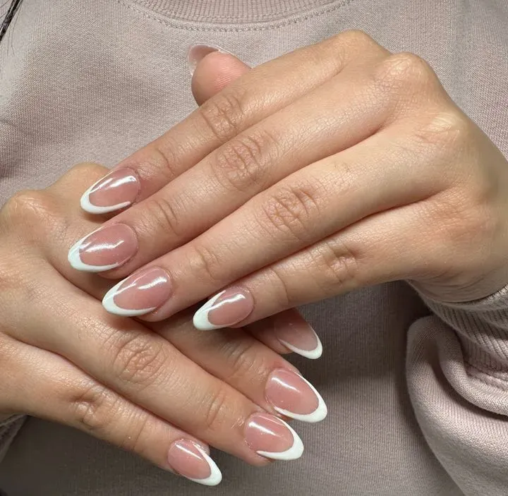 https://cdn.salonspotlight.com/photos/TijH0jWJ7hOuFEVOozgi/b5150ed5-302b-449c-a432-bddd0177ef94_720x720
