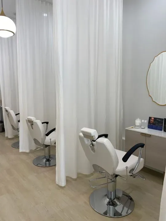 https://cdn.salonspotlight.com/photos/Tmg6PKNntNHgnrTd4AyW/1cdd344f-e289-4cd5-a281-897993fb0b32_720x720