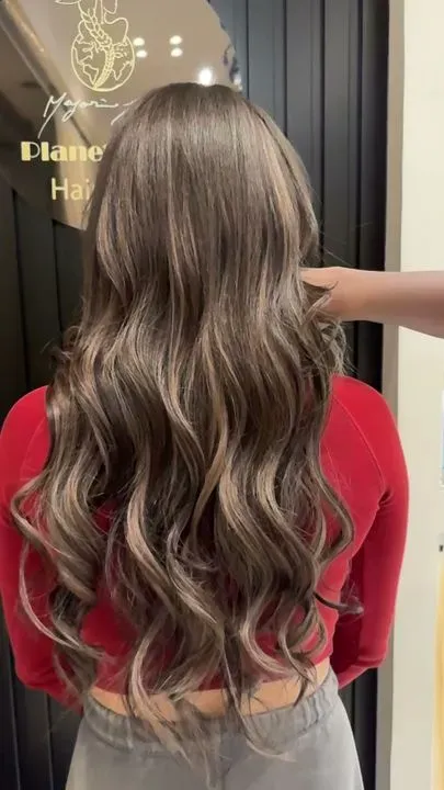 https://cdn.salonspotlight.com/photos/Tnup8PwnYLtI5ygg7sc5/c22e35a2-df31-4f13-84c3-a3a5b4d1e617_720x720