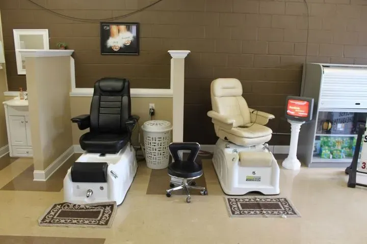 https://cdn.salonspotlight.com/photos/ToOTaZRer1waZCKlZQEF/86e90d32-51e3-410f-8db0-05500d4be302_720x720