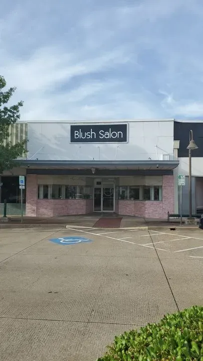 https://cdn.salonspotlight.com/photos/ToXQyg1M1ca7Nw7Imgua/58eb9c34-742f-4fd9-a495-0e14eba84869_720x720