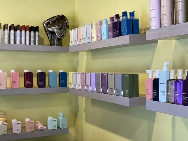 https://cdn.salonspotlight.com/photos/TtyFx5mOTtvz38fekVKt/2085d9a5-d660-4dda-87fd-aa0a3714bba0_720x720