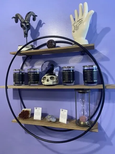 https://cdn.salonspotlight.com/photos/TtyFx5mOTtvz38fekVKt/6cc34168-0f67-4246-9c8e-a7eec5511ab6_720x720