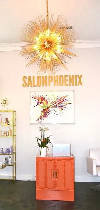 https://cdn.salonspotlight.com/photos/TvjJ7bUei5O57JpJqYgU/e34a5b49-d7c7-4a2c-ac07-542b51557798_720x720