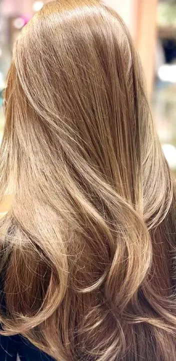 https://cdn.salonspotlight.com/photos/Ty9Vabv5wyVxTNDio9BN/5eb868bc-a903-4081-a26f-25f94157f9a3_720x720