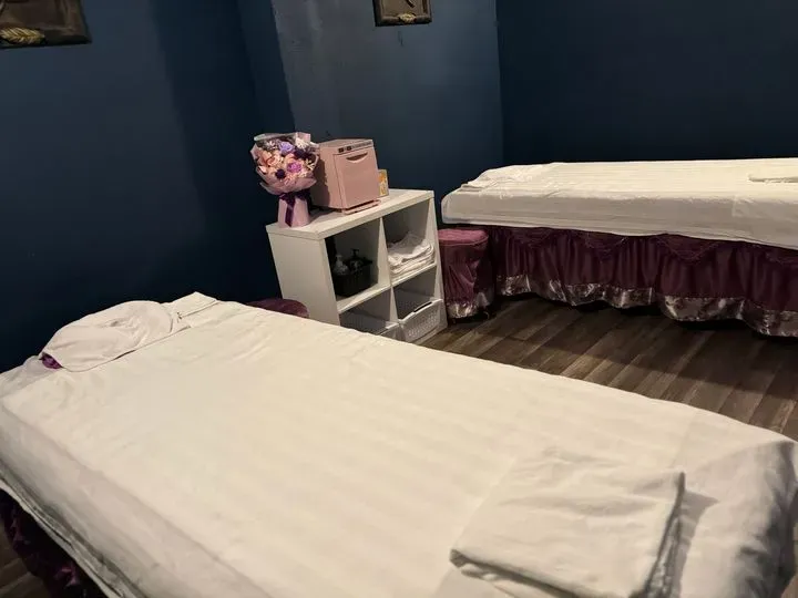 https://cdn.salonspotlight.com/photos/U0IxRbnBfWBDsXyH2UjR/e444b76b-7af2-4d00-990f-f3aa37f1ce51_720x720
