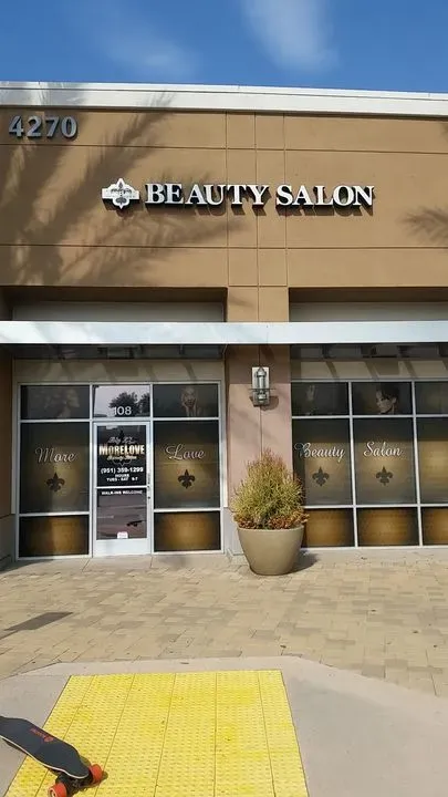 https://cdn.salonspotlight.com/photos/U0ugxFFefW9Nlmb24AxP/4820d1d7-2ef2-42ed-8ca7-370398409d89_720x720