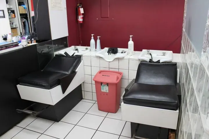 https://cdn.salonspotlight.com/photos/U3lKChLsGbV2NDCw874X/3ccdd14d-07ef-42a8-8a9d-0cd8bd11944e_720x720