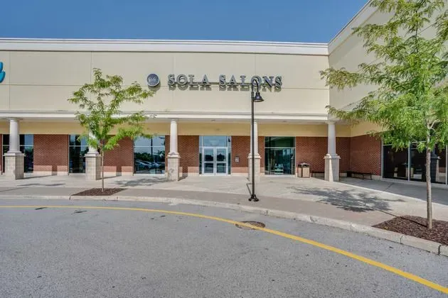 https://cdn.salonspotlight.com/photos/U4Qsc1UyU3om8GoHM0IG/410dc86f-3907-40a5-85a3-ba5a81685c6a_720x720