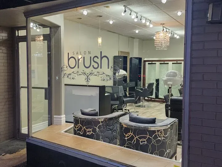 https://cdn.salonspotlight.com/photos/U4rK377BWzUWWp8aBZEh/bc6ecd98-8386-408d-870c-41e066973a10_720x720