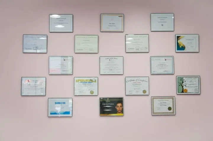 https://cdn.salonspotlight.com/photos/U6995BmZdJxMLwlx7OkA/f7757194-8d15-422b-b136-984ec19a6516_720x720