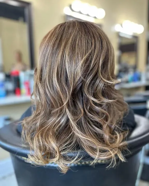 https://cdn.salonspotlight.com/photos/U73pzfYVFlptrFRjXWwg/cae59f20-436e-4af3-a0e2-9613460a1eee_720x720