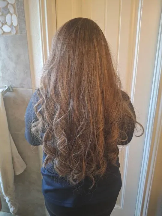 https://cdn.salonspotlight.com/photos/U7K6JSL56WMTWfTvf2tI/0575de24-df9c-4ad0-8f26-8c53d3303af3_720x720