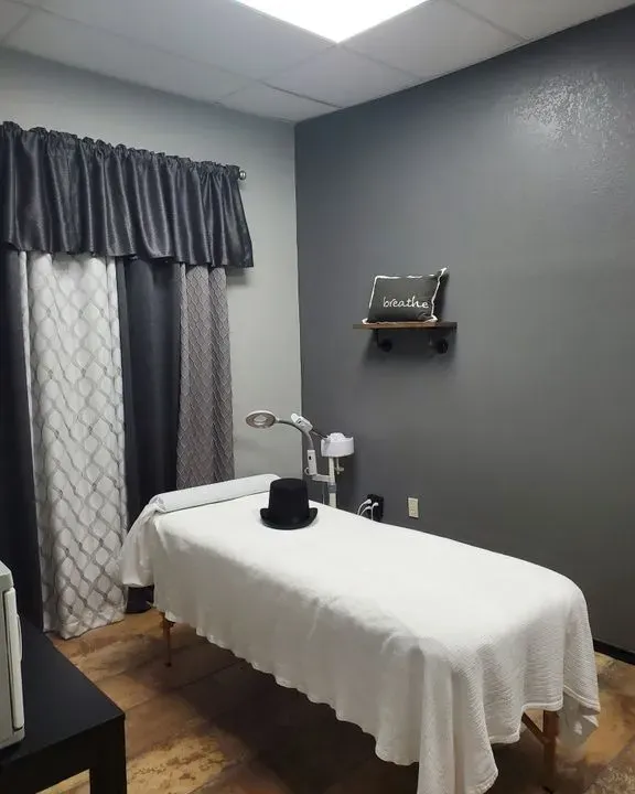 https://cdn.salonspotlight.com/photos/U7z0FBN2mgQzXxhSxAk4/1e193ce9-a3be-48c4-8ee8-7251b27a4e5e_720x720
