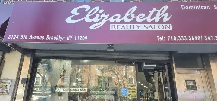 https://cdn.salonspotlight.com/photos/U9KqvkYoHgcyzJP5HoSq/35cde6c3-67b8-4025-b3a6-03d38605ddb0_720x720