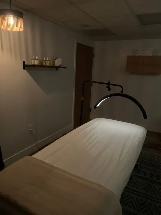 https://cdn.salonspotlight.com/photos/U9s8DYD1Ml64TCKXcPT2/01a9404d-12f0-4fe9-be02-ca1986bacc54_720x720