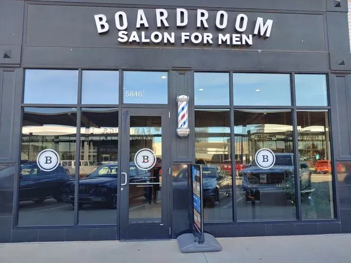 https://cdn.salonspotlight.com/photos/UASm5umCCgs853G1ADxt/42a03382-1ef5-45af-9c92-4d38c426f43f_720x720