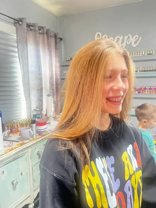 https://cdn.salonspotlight.com/photos/UAqesfzHWaYrZwNEADqb/2d8ec531-e0c4-4087-b58b-85627da8bc07_720x720
