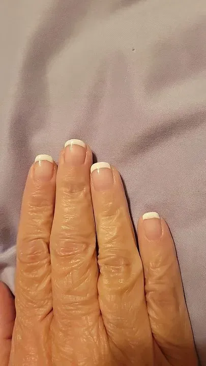 https://cdn.salonspotlight.com/photos/UCsFksi7IzGUnCZ4iOi8/c7c5acdd-73d1-41a6-bb84-e6e3e1dea38d_720x720