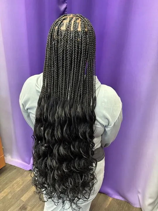 https://cdn.salonspotlight.com/photos/UDFS1u3U7KI90zL8HIBV/4bb6d0ef-8616-46cf-8279-29dccfc80f2e_720x720
