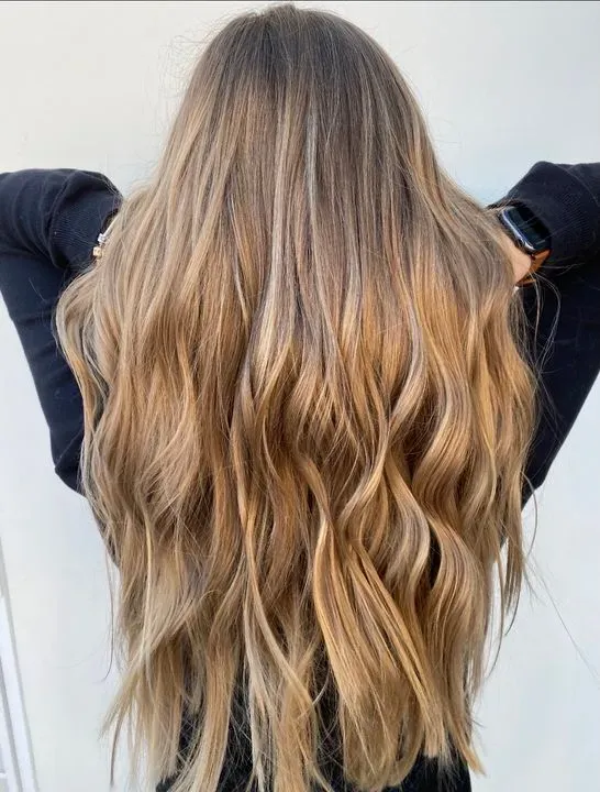https://cdn.salonspotlight.com/photos/UDG7Aq0VDJsQLkvlXlDP/08e8f5b1-7fe1-4560-9445-cd8fd0f6a9c1_720x720