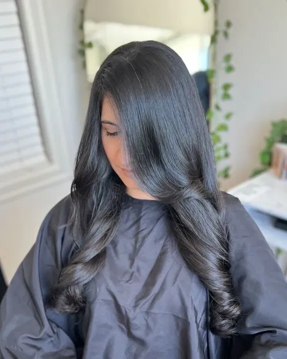 https://cdn.salonspotlight.com/photos/UDP11JF1SFd9MaXzFzAf/cacfa915-9d11-4ad8-be16-f0a66b035e02_720x720