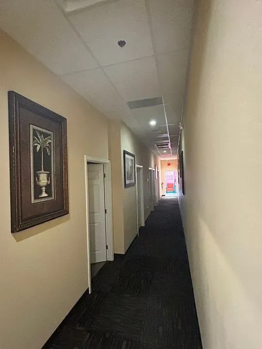 https://cdn.salonspotlight.com/photos/UE3uhpFJyLSuwfL63Jyr/a962722c-33d2-46d5-8da3-fc91a5a28e34_720x720
