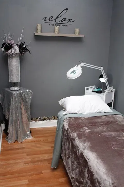 https://cdn.salonspotlight.com/photos/UFTI8bwiQ8p3u7vCFTfo/30635208-8880-465a-b858-6c7db033e562_720x720