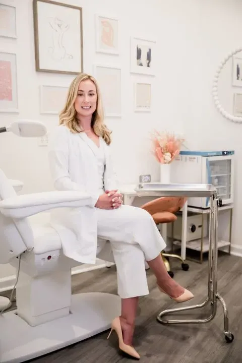 https://cdn.salonspotlight.com/photos/UFwZXg4F1dmtxNGKv5mH/1787d6e8-510e-471b-bd36-f87dd5ae1bf3_720x720
