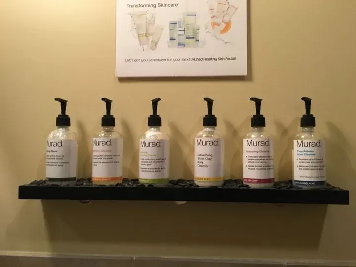 https://cdn.salonspotlight.com/photos/UHUh9PWiMCkk09S6Wrp8/e60a080e-d2f0-4a53-b093-dfa20864abdd_720x720