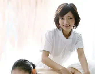 https://cdn.salonspotlight.com/photos/UHaXw4ku3o95Cl7qA3aW/06ee8263-8ba4-40a4-8378-b5f343647f21_720x720